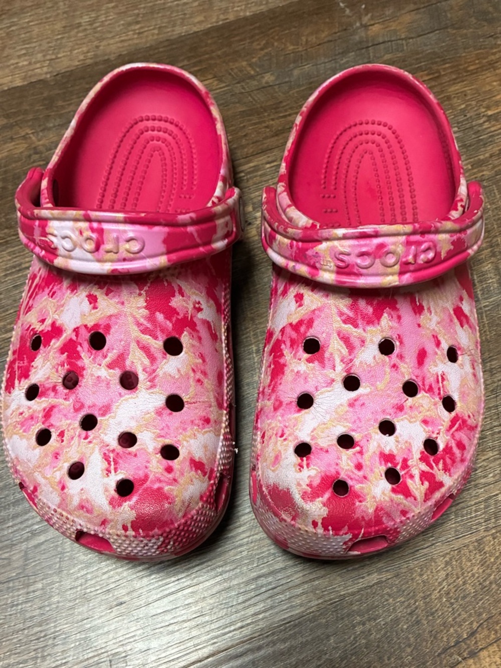 Women’s Size 8 Tie-Dye Foam Clogs with Adjustable Heel Strap